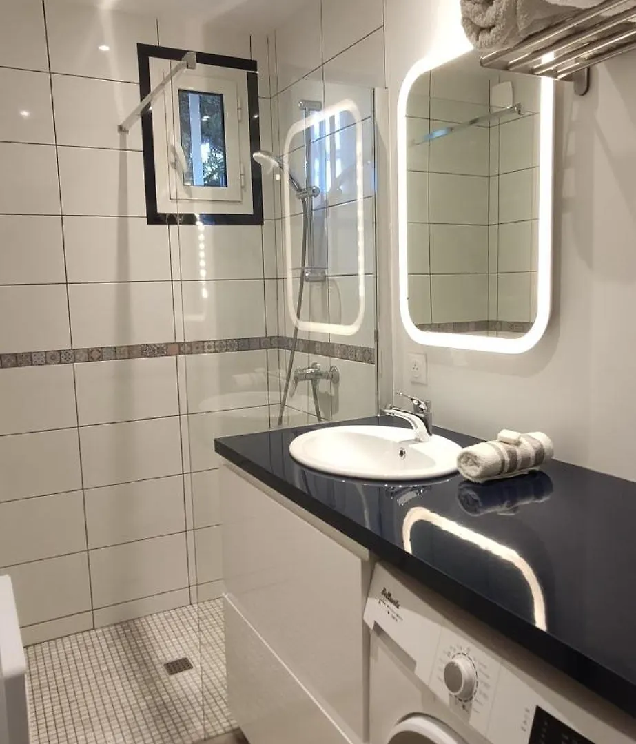 D'Art D'Art A Sanary Apartment
